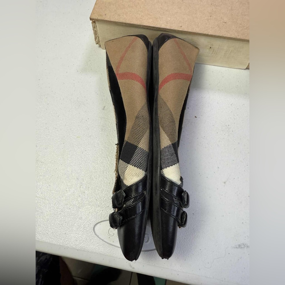 Burberry Beige Plaid Leather Cap Toe Flats - Picture 5 of 12